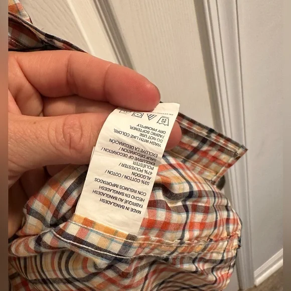 Men’s Izod plaid button up - Picture 4 of 6